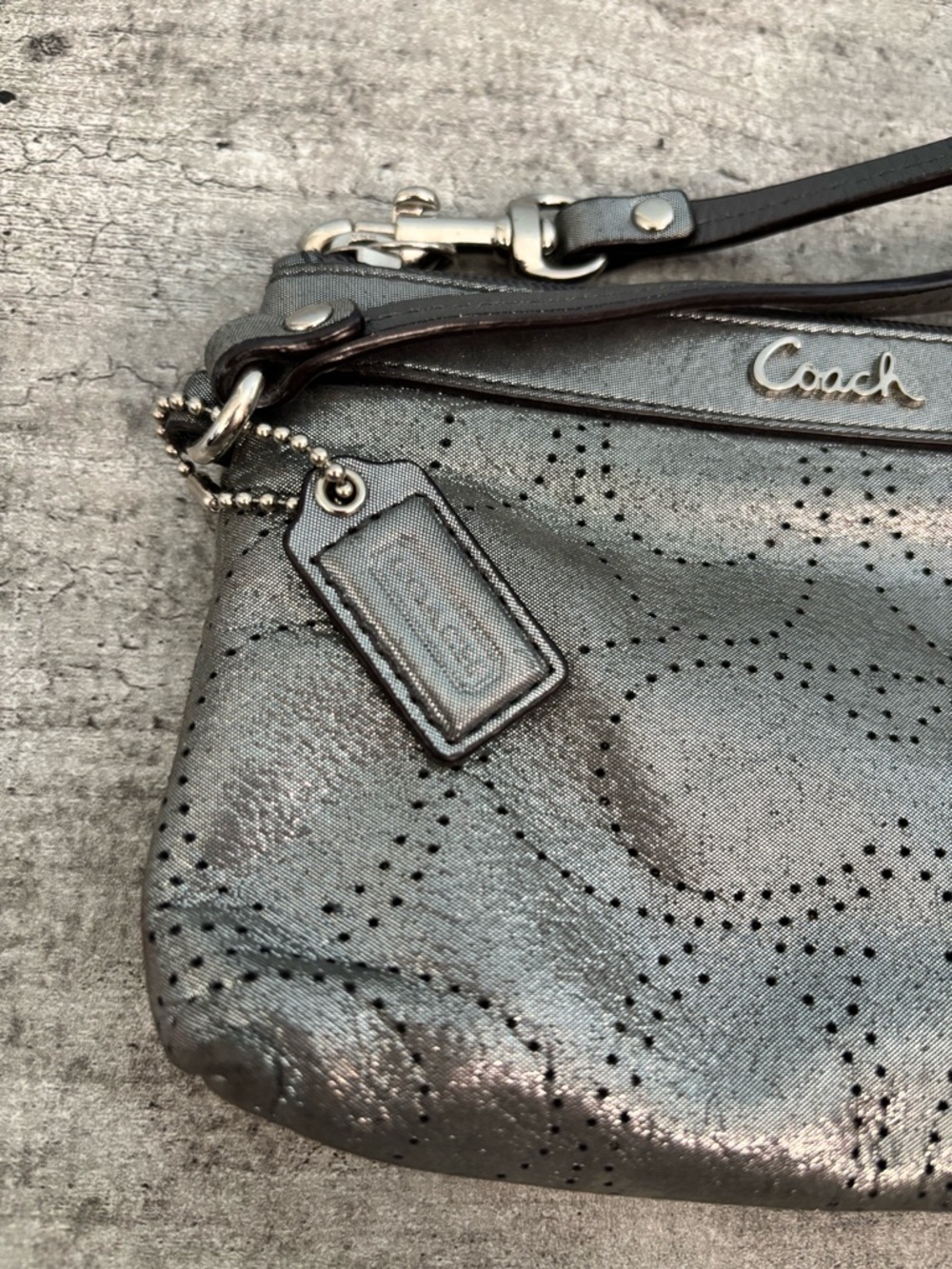 Coach Silver Sparkly Perforated Signature Wristlet Purse Wallet With Coach Tag - Picture 3 of 8